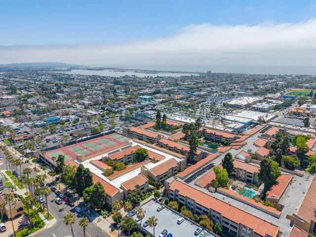 4600 Lamont 212, San Diego, California 92109