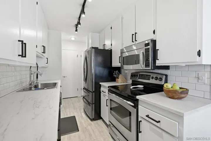 4600 Lamont 212, San Diego, California 92109