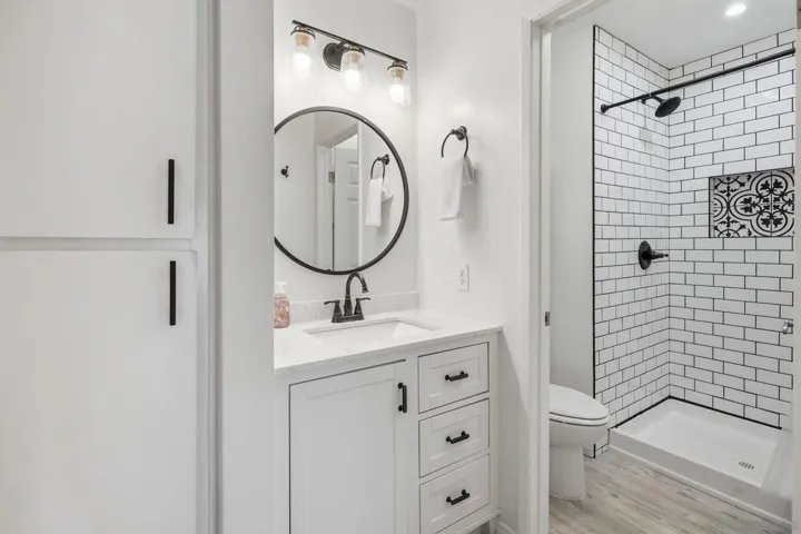 4600 Lamont 212, San Diego, California 92109