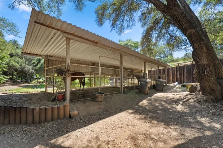 22 horse stalls