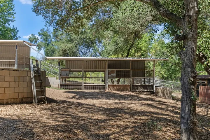 22 horse stalls