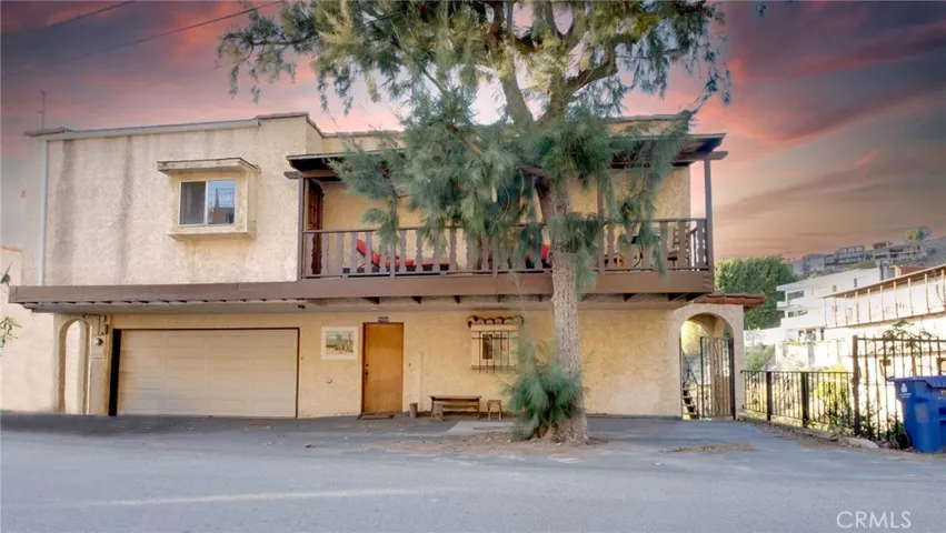 Sunset Plaza Street View