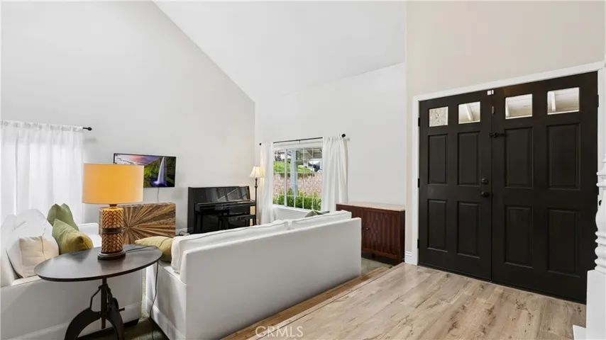 20944 Canterwood, Saugus, California 91350