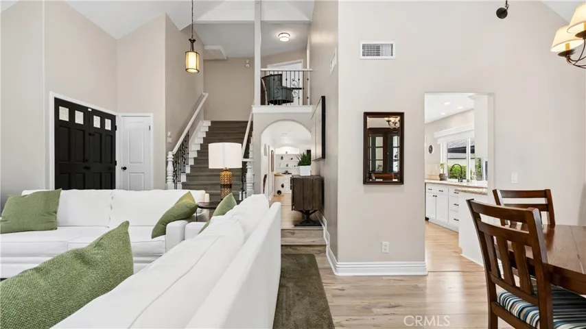 20944 Canterwood, Saugus, California 91350