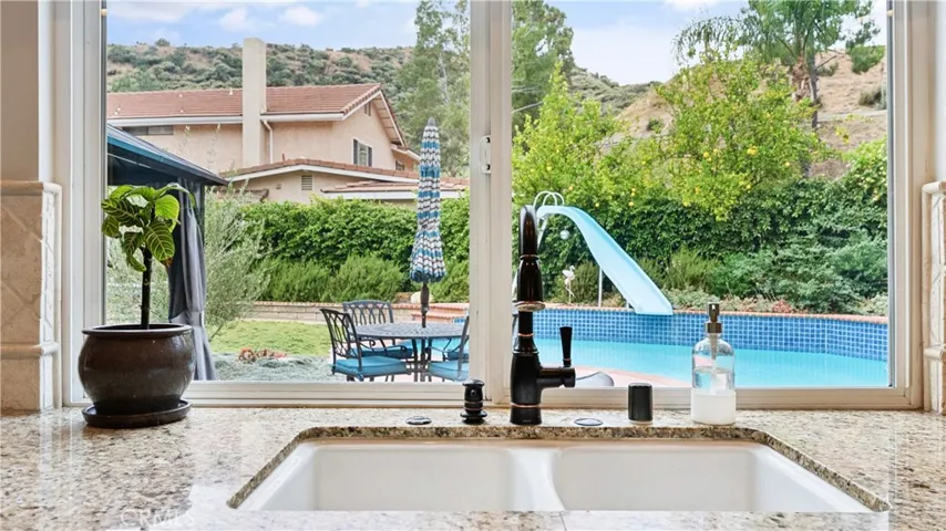 20944 Canterwood, Saugus, California 91350