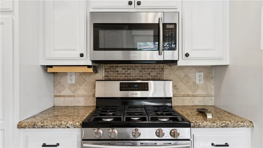 20944 Canterwood, Saugus, California 91350
