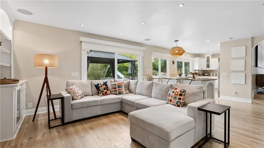 20944 Canterwood, Saugus, California 91350