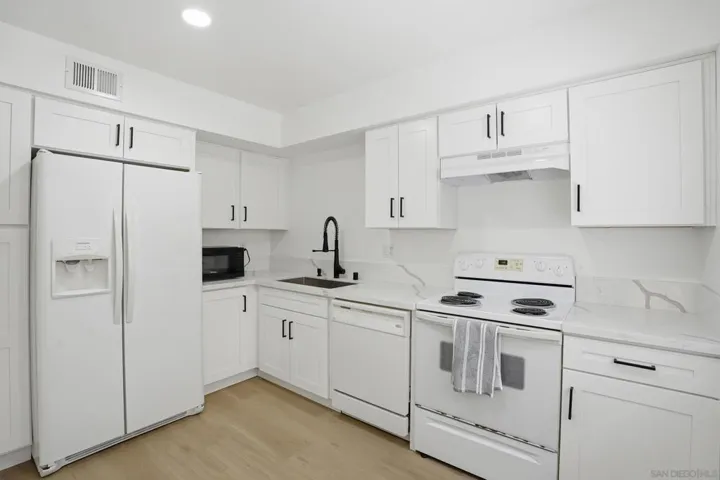 6864 Hyde Park Drive C, San Diego, California 92119