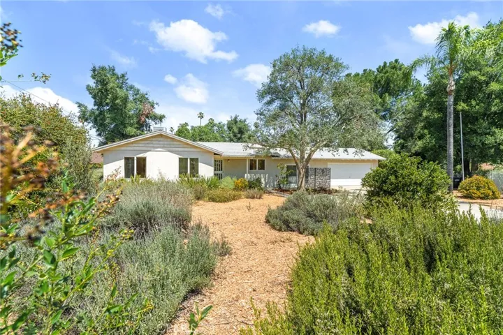1040 W Crescent Avenue, Redlands, California 92373