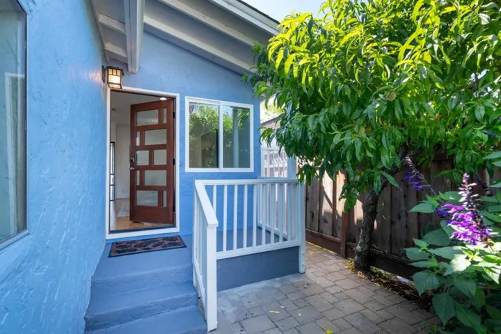 536 Stanford Avenue, Redwood City, California 94063