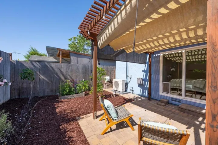 536 Stanford Avenue, Redwood City, California 94063