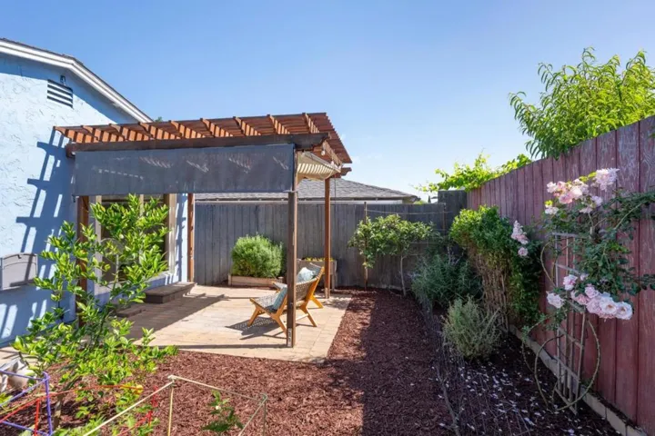 536 Stanford Avenue, Redwood City, California 94063