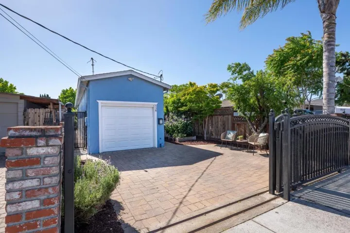 536 Stanford Avenue, Redwood City, California 94063