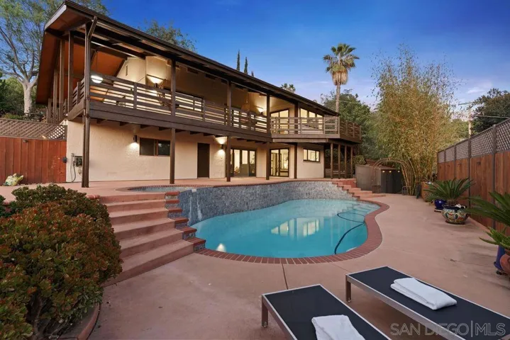 1091 Park Hill Terrace, Escondido, California 92025
