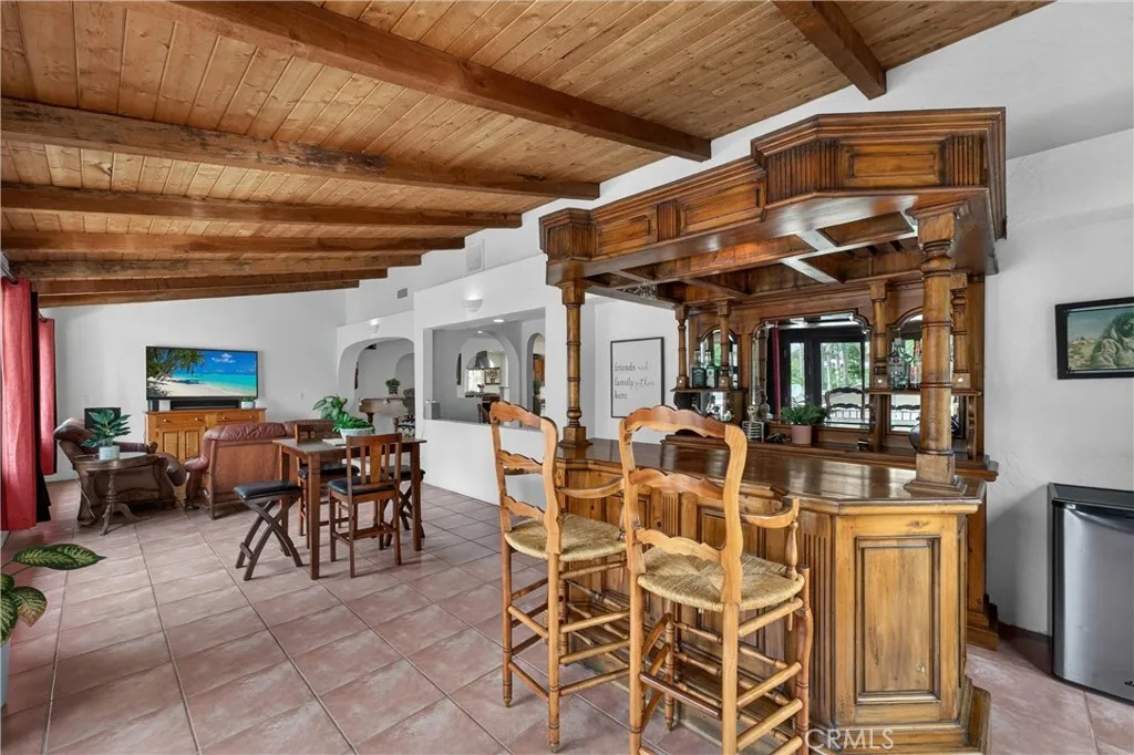 Wet Bar Perfect for Entertaining
