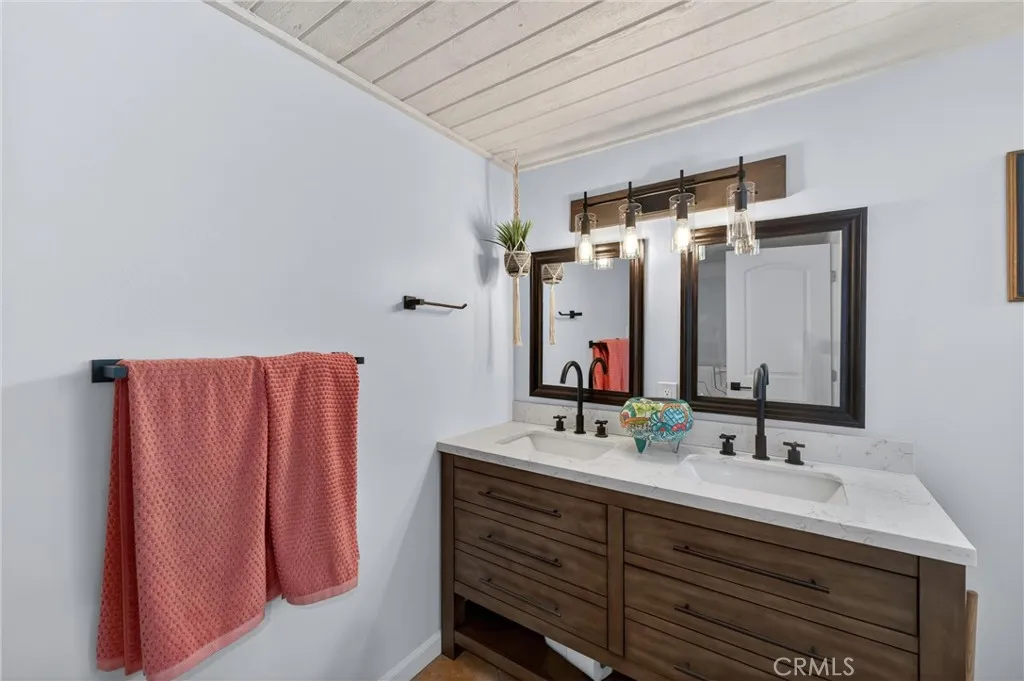 Guest House Bathroom
