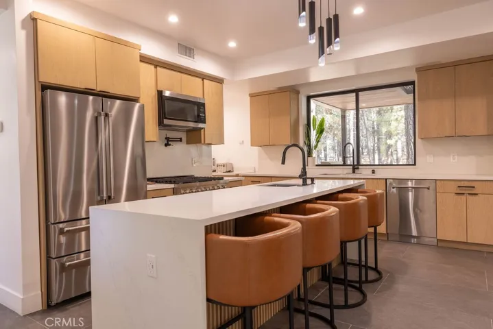 42421 Evergreen Drive, Big Bear Lake, California 92315