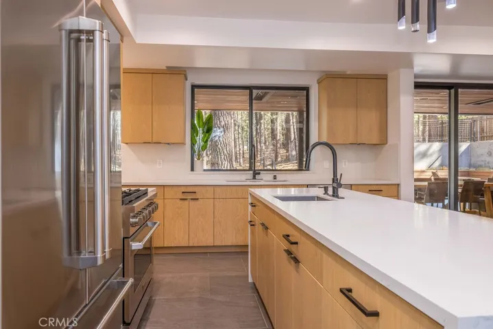 42421 Evergreen Drive, Big Bear Lake, California 92315