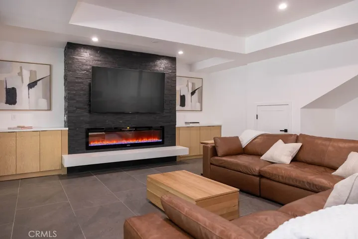 42421 Evergreen Drive, Big Bear Lake, California 92315