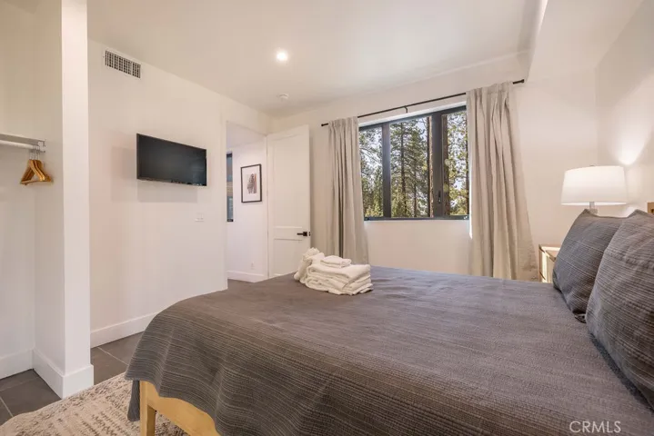 42421 Evergreen Drive, Big Bear Lake, California 92315