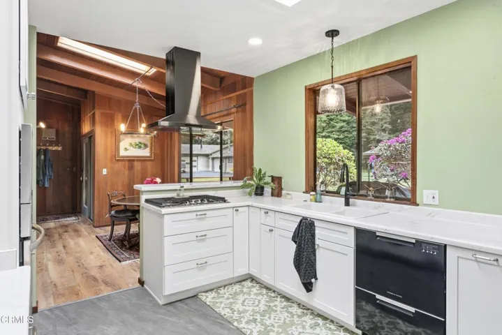KITCHEN TO DINING