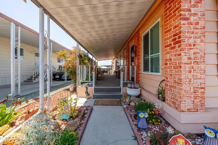 Sidewalk entry