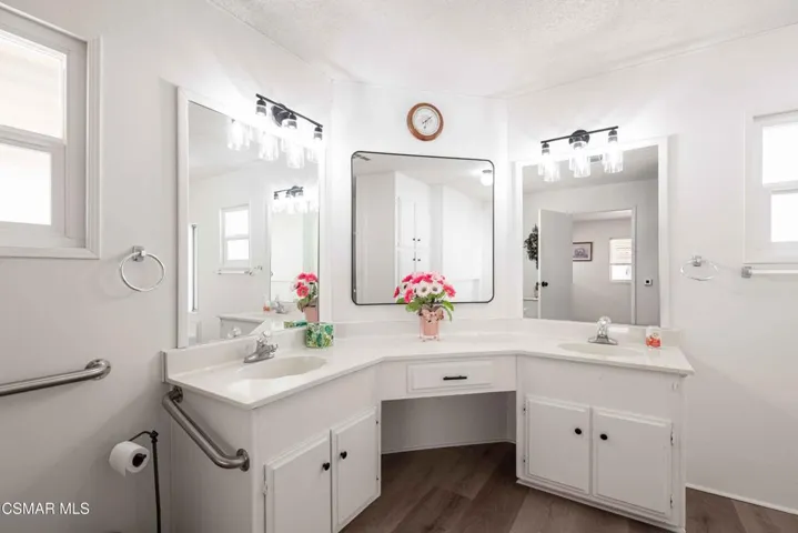 Dual sink vanity