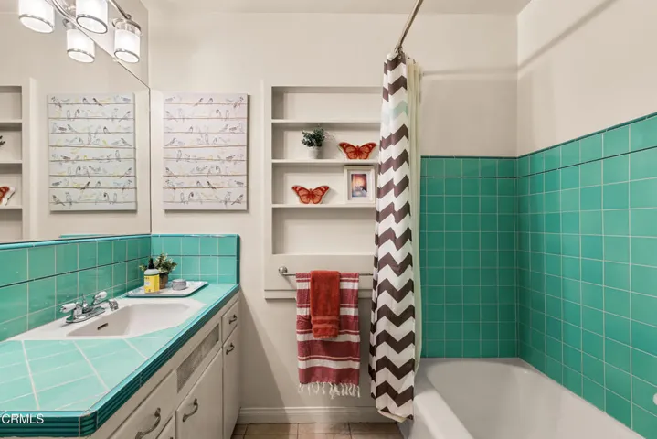 11-Guest bathroom