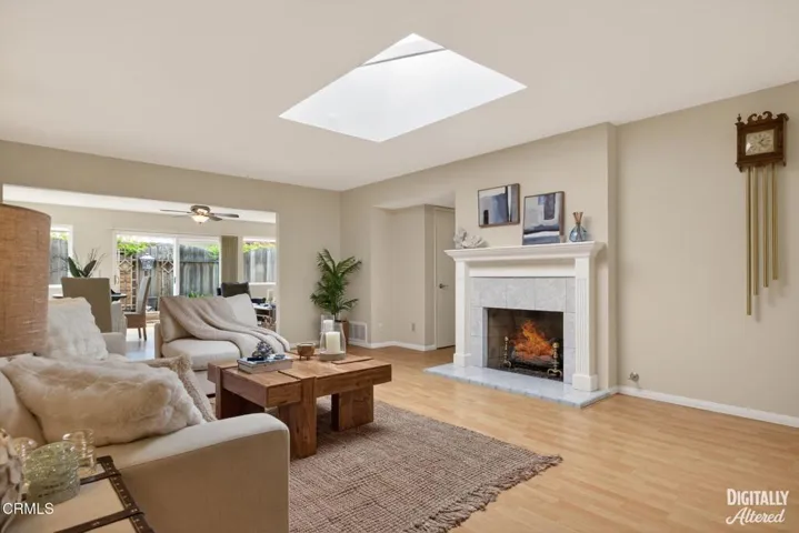 9-web-or-mls-UpmarketMedia-2548Uki-079 (