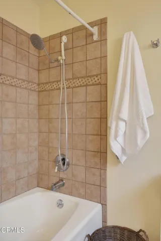 73-web-or-mls-UpmarketMedia-2548Uki-071