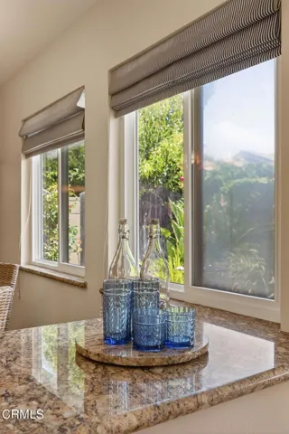41-web-or-mls-UpmarketMedia-2548Uki-160