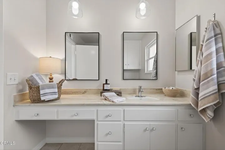 64-web-or-mls-UpmarketMedia-2548Uki-043