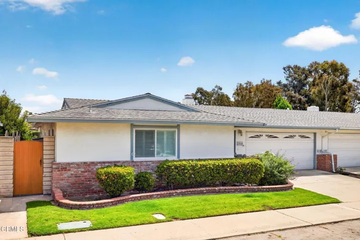 3-web-or-mls-UpmarketMedia-2548Uki-258