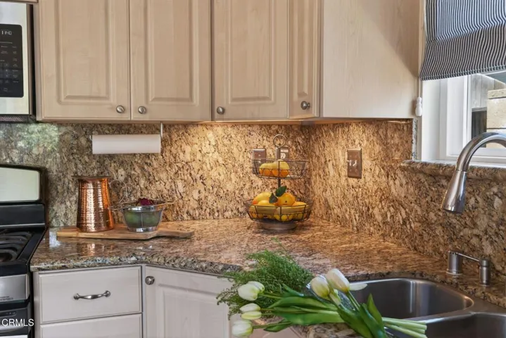 48-web-or-mls-UpmarketMedia-2548Uki-183