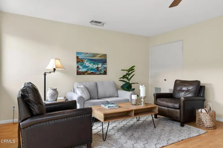 32-web-or-mls-UpmarketMedia-2548Uki-135