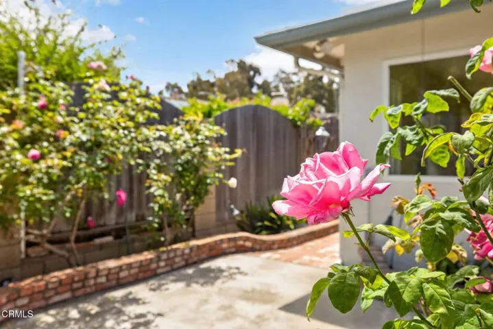 87-web-or-mls-UpmarketMedia-2548Uki-208