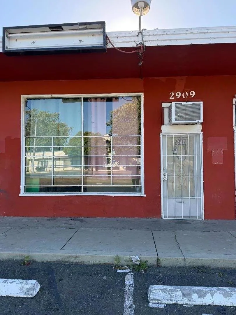 2909 Sonoma Blvd