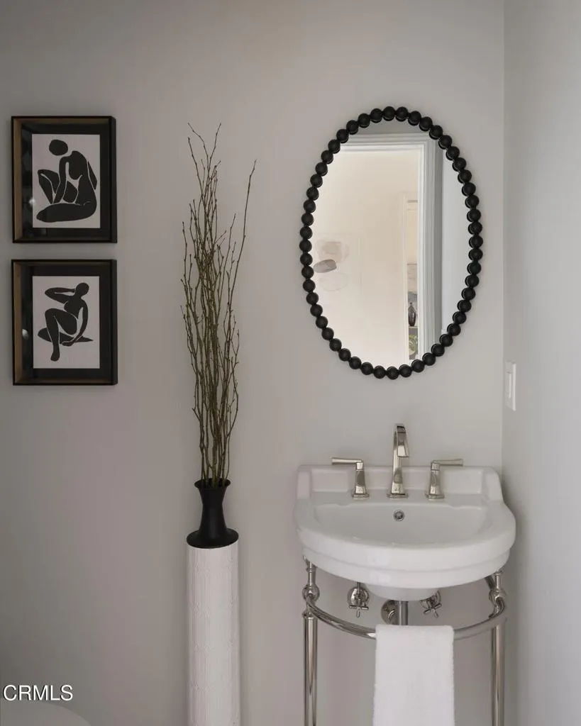 9-web-or-mls-2185 N Roosevelt Ave by Pie