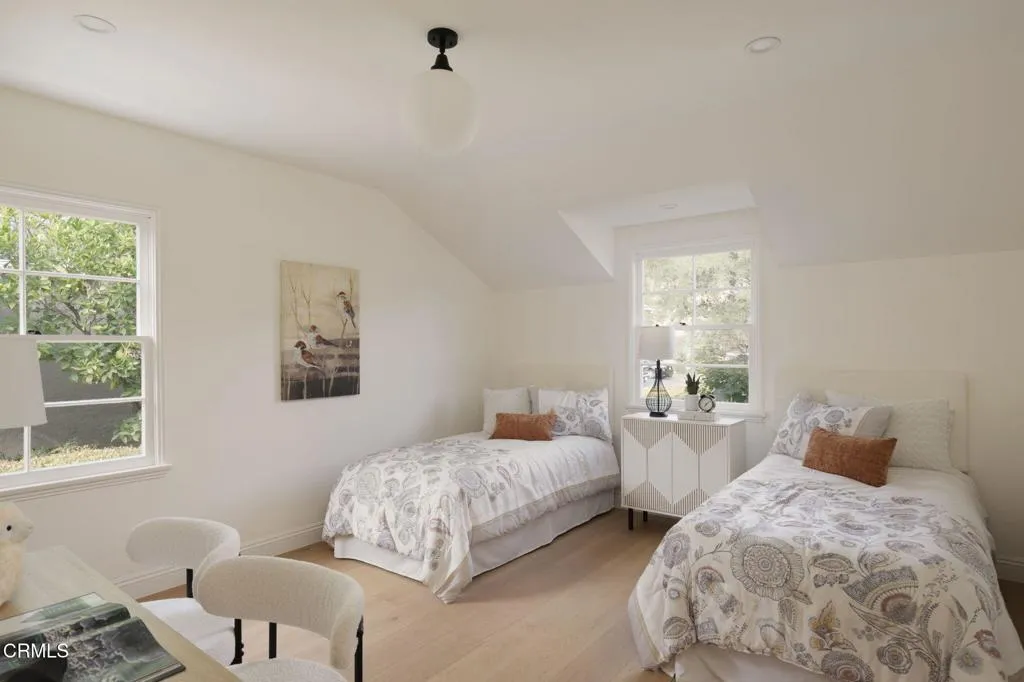38-web-or-mls-2185 N Roosevelt Ave by Pi