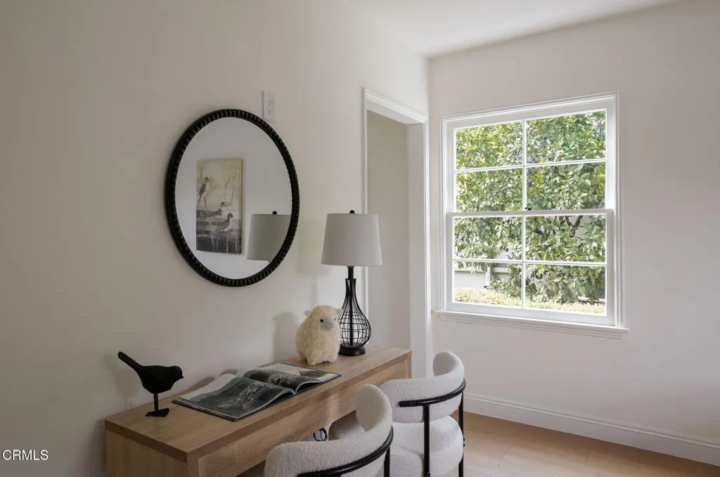 39-web-or-mls-2185 N Roosevelt Ave by Pi