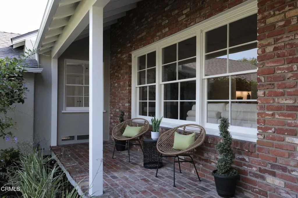 2-web-or-mls-2185 N Roosevelt Ave by Pie