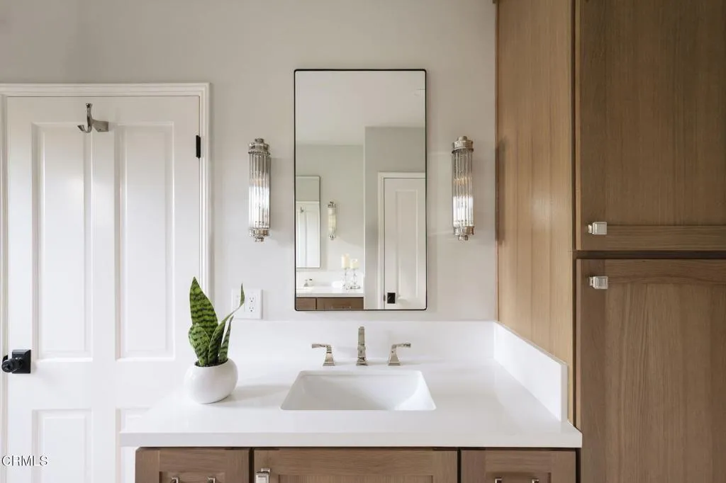 33-web-or-mls-2185 N Roosevelt Ave by Pi