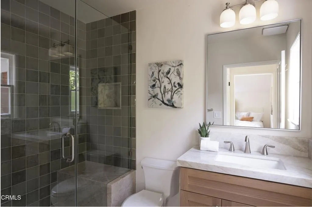 41-web-or-mls-2185 N Roosevelt Ave by Pi