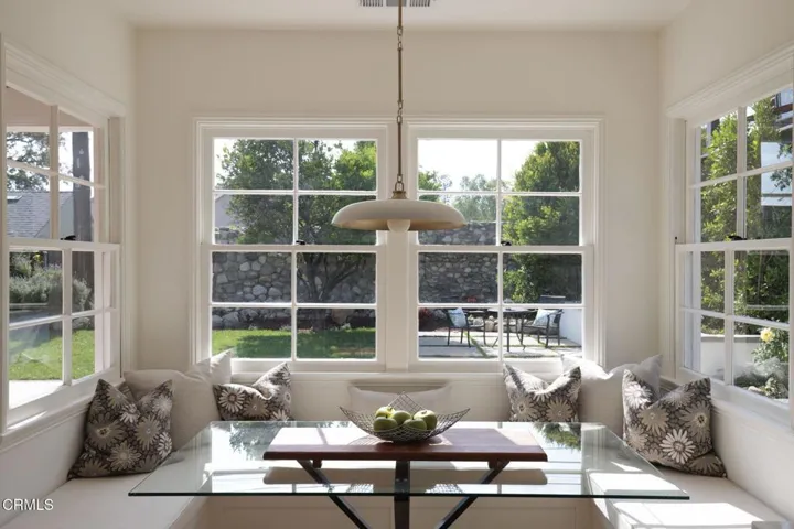 21-web-or-mls-2185 N Roosevelt Ave by Pi