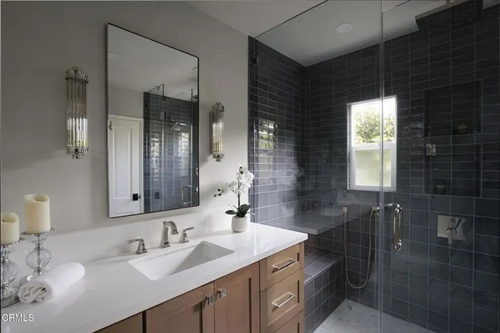 30-web-or-mls-2185 N Roosevelt Ave by Pi