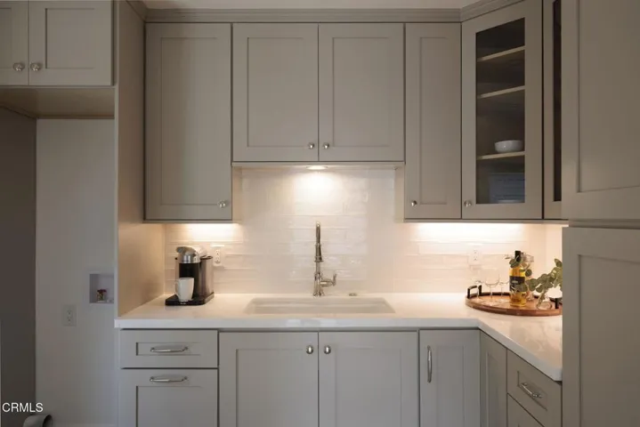 25-web-or-mls-2185 N Roosevelt Ave by Pi