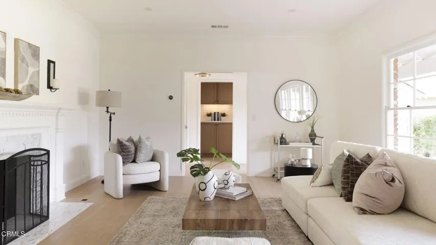 8-web-or-mls-2185 N Roosevelt Ave by Pie