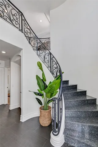 225 Rosecrans Place, Manhattan Beach, California 90266