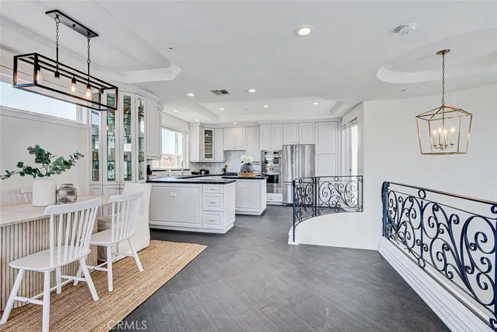 225 Rosecrans Place, Manhattan Beach, California 90266