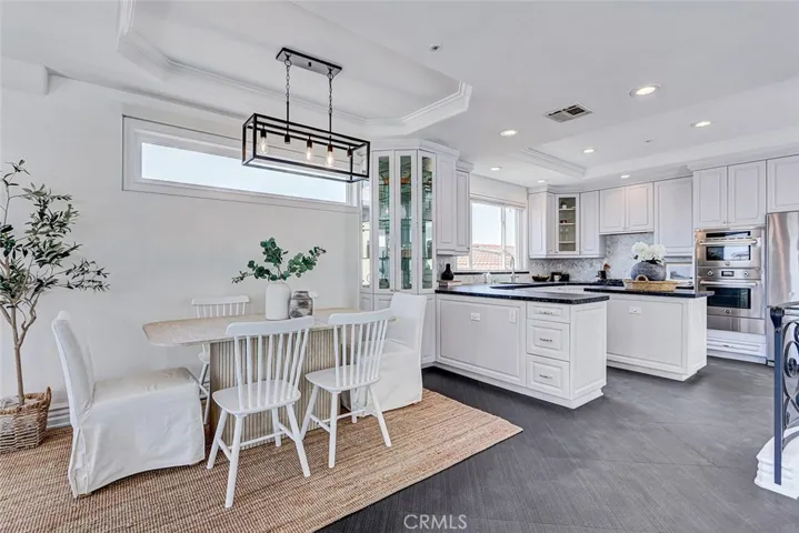 225 Rosecrans Place, Manhattan Beach, California 90266